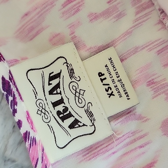 Ariat Pink/Purple Short Sleeve Blouse, Women's Size Extra Small, Great Condition - Picture 4 of 6